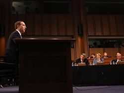 Aksi Zuckerberg Duel dengan DPR AS
