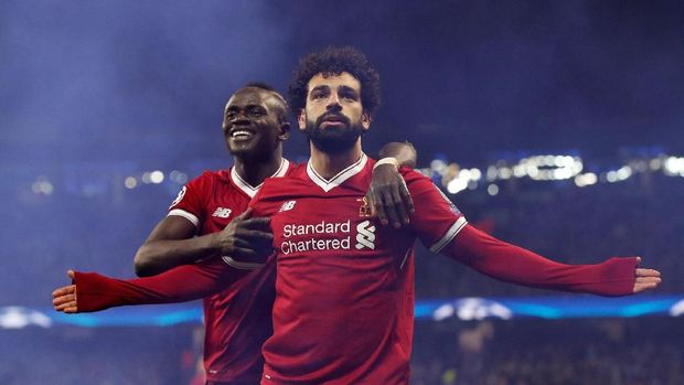 Mohamed Salah menjelma jadi idola baru suporter Liverpool.