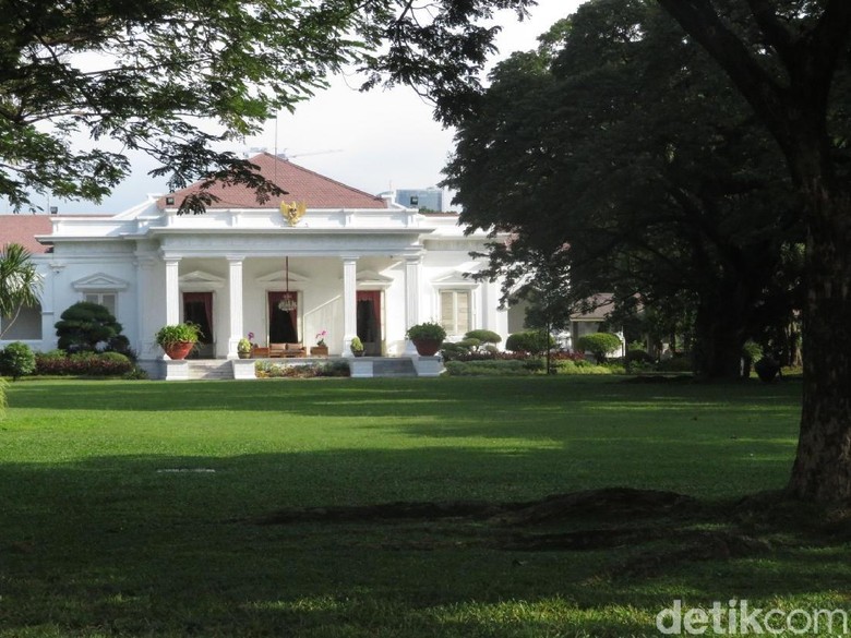 Istana Jawab Eggi Sudjana Soal Jokowi Bikin Rakyat Miskin Istana Jawab Eggi Sudjana Soal Jokowi Bikin Rakyat Miskin