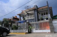 Rumah mewah milik Samsudin.