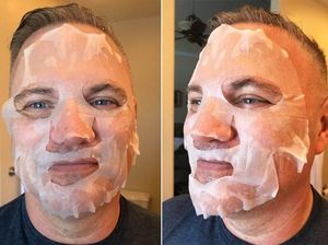Aksi Ayah Ini Bikin Ngakak, Coba-coba Skin Care Kekinian Putrinya