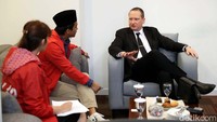 Pertemuan kemudian digelar tertutup.