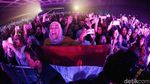 Batik dan Ucapan Kecintaan The Script Atas Indonesia