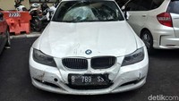 Mobil tersebut diamankan ke Polda Metro Jaya Pancoran, Rabu (11/4).