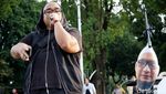 Setahun Digantung, Pendukung Novel Gelar Aksi di Istana