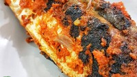 Ikan bakar dengan paduan bumbu khas Minang ternyata sedap juga. Ikan kembung di bakar ini sangat cocok dimakan dengan nasi putih hangat. Jangan lupa nikmati dengan sambal ijo ya. Foto: Instagram @laperteruzz