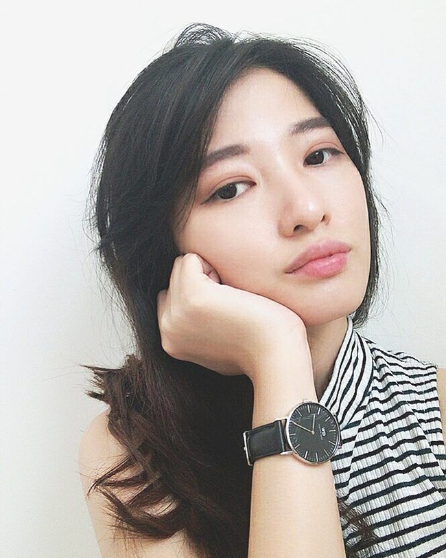 Postingan foto-foto Cindy Thefannie atau yang akrab disapa Cici Fani kerap kali dibilang netizen mirip dengan artis Korea Bae Suzy. Foto: Instagram