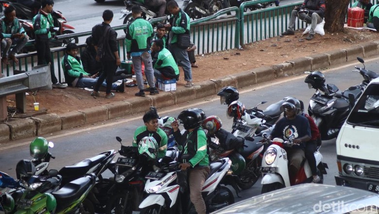 Saat Dishub DKI Sindir Ojol Mangkal Sembarangan Saat Dishub DKI Sindir Ojol Mangkal Sembarangan