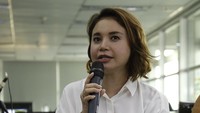 Ternyata itu dikarenakan dirinya yang kaget saat mendengar kebiasaan Rizky Billar. Foto: Asep Syaifullah