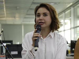 Rossa Pakai Baju Kurung Melayu, Netter: Afgan Cepet Deh Nih Halalin!