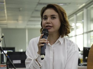 Tampil Pol di Panggung Apapun Jadi Prinsip Rossa
