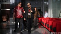 Hingga saat ini belum diketahui siapa pelaku penyerangan tersebut. Pihak kepolisian juga menyebarkan sketsa wajah terduga pelaku penyerangan terhadap Novel.