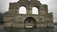 Di Temple of Santiago itu juga, Bartolome yang menjadi uskup pertama Chiapas membuat berbagai kebijakan seperti menghapus perbudakan dan lainnya (CNN Style)