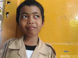 Menjumpai Alpin, Bocah SD yang Viral Naik KRL Parungpanjang-Tn Abang