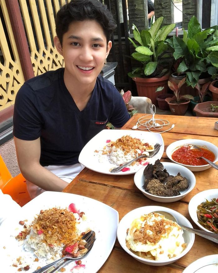 Bikin Baper! Ini Potret Makan 10 Anak Artis yang Cantik ...