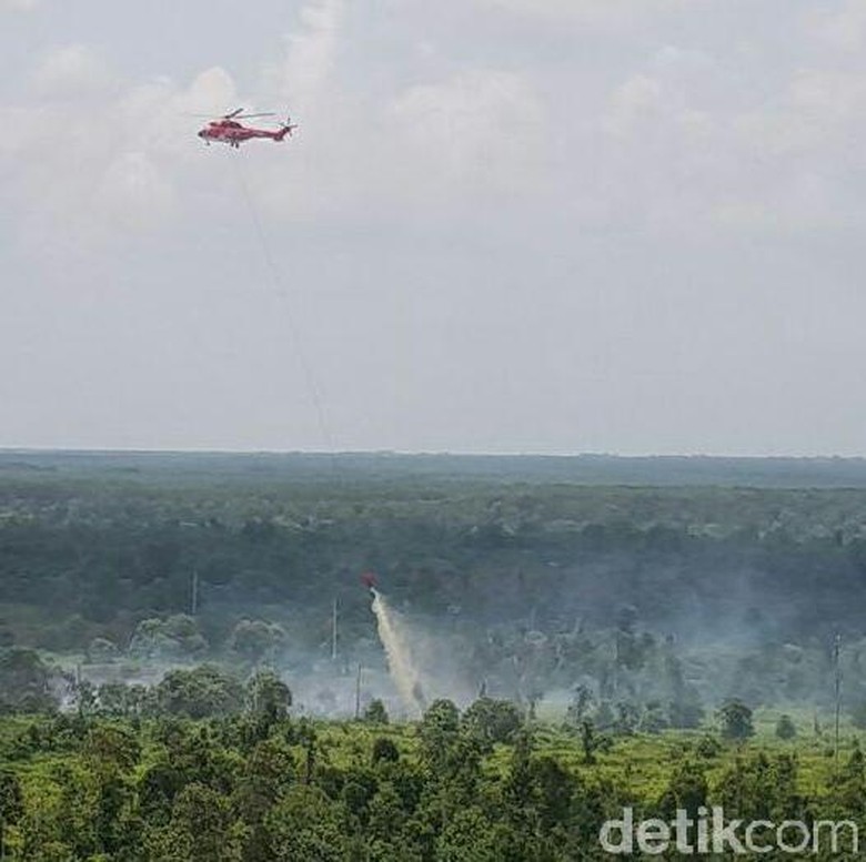 5 Heli Bom Air Diturunkan untuk Padamkan Karhutla di Sumsel 5 Heli Bom Air Diturunkan untuk Padamkan Karhutla di Sumsel