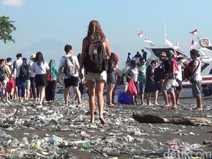 Sampah di Pantai Sanur Masih Banyak, Wisata Terganggu