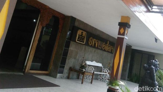 Bagian depan Hotel Sri Wedari, Sleman. 