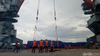 Kereta api ringan ini tiba lebih cepat dari jadwal kedatangan seharusnya setelah dikirim dari Madiun, Jawa Timur.