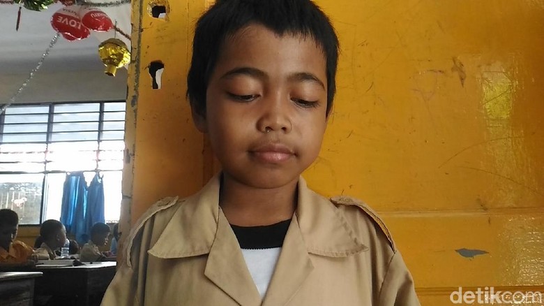 Cerita Wali Kelas Saat Tahu Alpin Naik KRL Parungpanjang-Tn Abang Cerita Wali Kelas Saat Tahu Alpin Naik KRL Parungpanjang-Tn Abang