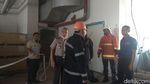 Foto: Asap Menerobos Lantai 13 Tunjungan Plaza 6, Kebakaran?