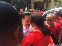 Hendropriyono mendapat ucapan selamat
