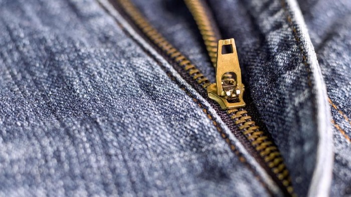 resleting dengan merek YKK