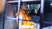Adriatma mendapatkan suap untuk ayahnya, Asrun, yang merupakan mantan Wali Kota Kendari. Duit suap itu disebut KPK digunakan Asrun untuk kepentingan kampanye dalam pilkada serentak 2018.