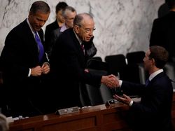 Aksi Zuckerberg Duel dengan DPR AS