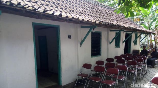 Nyentrik, Danarto Pulang ke Sragen Selalu Sewa Angkot
