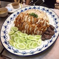Siapa Mau Coba Habiskan Nasi Hainan Jumbo Seberat 3 Kg?