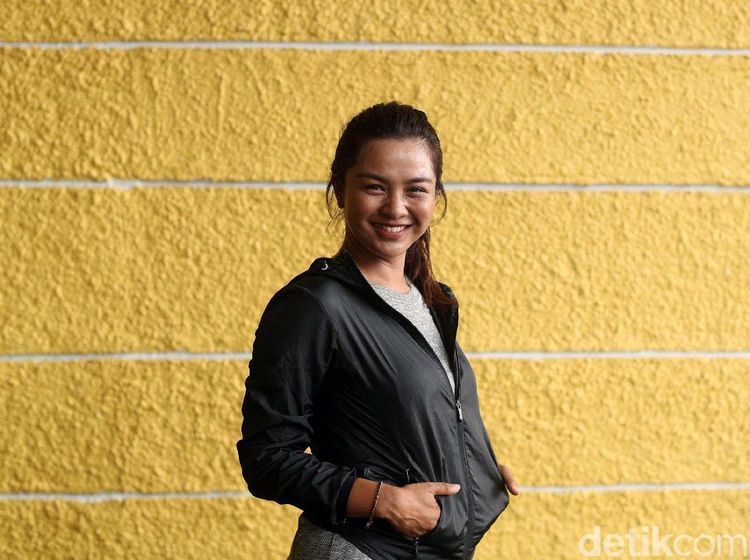 Sore di GBK Bersama Pepanah Cantik Dellie Threesyadinda