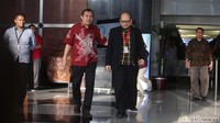 Kasus teror air keras terhadap Novel terjadi pada 11 April 2017 lalu. Akibat serangan itu, Novel harus menjalani serangkaian operasi terhadap matanya.