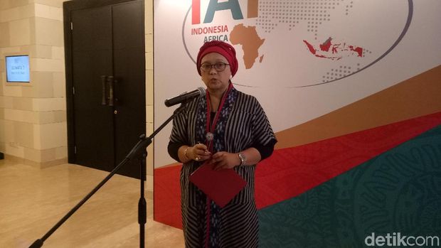 Menteri Luar Negeri Retno LP Marsudi memberi keterangan kepada wartawan