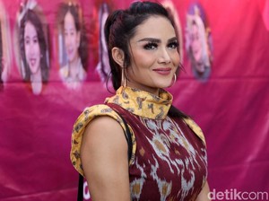 Tinggal di Rumah Petak Hingga Jadi Diva, Perjuangan Karier Krisdayanti