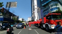 Salah satu mobil PMK yang dikerahkan adalah bronto skylift/Foto: Deny Prastyo Utomo