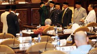Ada empat anggota DPD RI yang dilantik.