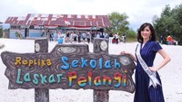 Sudah sampai Belitung, rasanya kurang lengkap kalau tidak ke replika SD Muhammadiyah alias replika Sekolah Laskar Pelangi (soniafergina/Instagram)