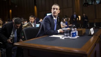 Zuckerberg pun harus menghadap parlemen Amerika Serikat dan Eropa untuk menjelaskan duduk perkaranya. Foto: Zach Gibson/Getty Images/AFP