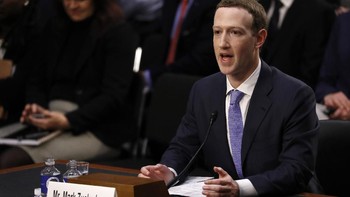 Zuckerberg langsung menerangkan masalah penyalagunaan data pengguna kepada para senator. Foto: Reuters