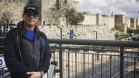 Ini momen saat dia sedang berada di Palestina di akhir Maret 2016 lalu. (jcvd/ Instagram)