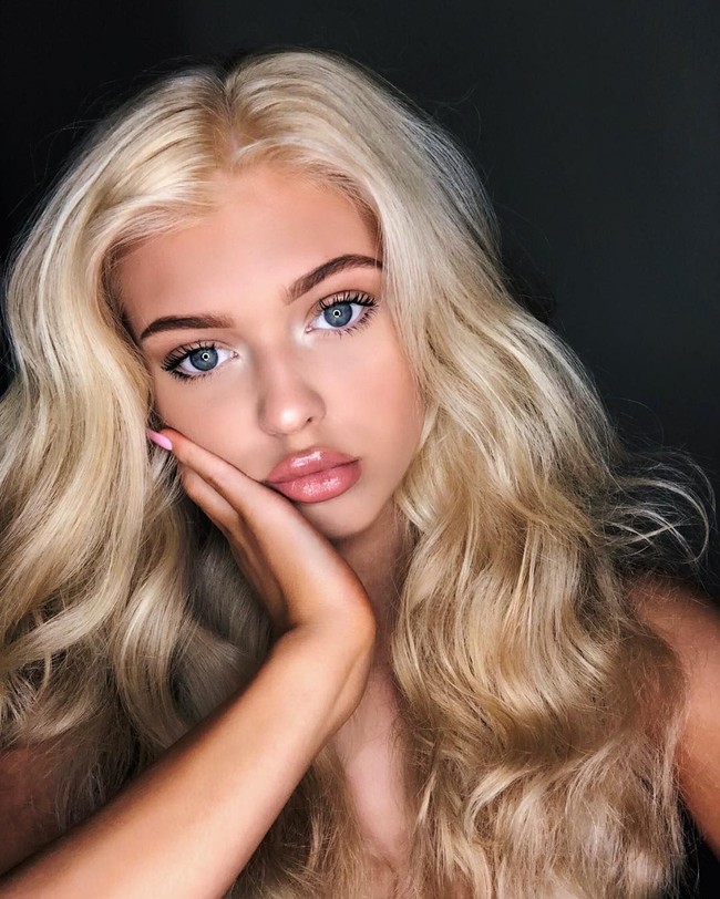 Loren Gray tak hanya memanfaatkan popularitasnya untuk endorsement, tapi juga berbisnis busana. Foto: Dok. Instagram