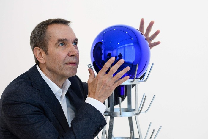 jeff koons dan gazing ball seniman