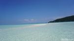 Foto: Keajaiban Pasir Timbul di Tengah Laut Raja Ampat