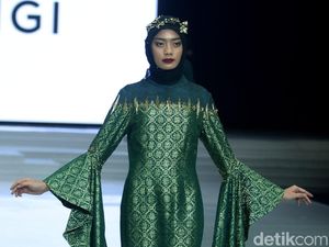 Foto: 12 Koleksi Terbaru Dian Pelangi Terinspirasi Tumbuhan