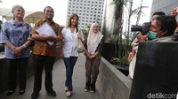 Dalam perkara Century, Budi Mulya di Pengadilan Tindak Pidana Korupsi dihukum 10 tahun penjara karena terbukti bersalah melakukan tindak pidana korupsi dalam proses pemberian FPJP dan penentuan Bank Century sebagai bank gagal berdampak sistemik.
