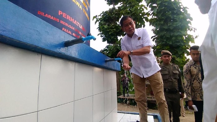 Jonan Resmikan Sumur Bor di Pesantren Bogor