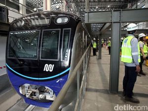 MRT Jakarta Punya 5 Masinis Wanita, Usia 21-24 Tahun