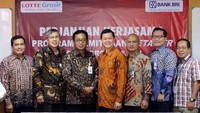 Perjanjian kerjasama Layanan dan Jasa Perbankan itu dilaksanakan di Jakarta, Rabu (11/4). Foto: dok. BRI