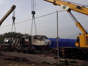 Sepekan Pasca Kecelakaan KA Sancaka, Daop 7 Madiun Evakuasi Gerbong